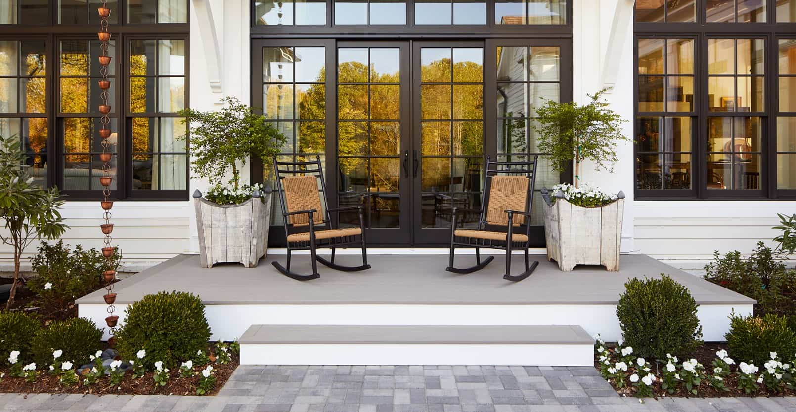 Creating Outdoor Living Spaces